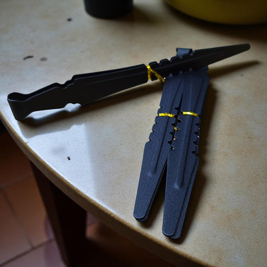 Black Tongs